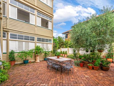 6 / 995 Brunswick Street, New Farm
