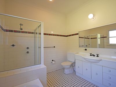 7 Peppercorn Place, Dubbo