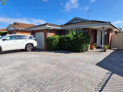 42 Kenneth Crescent, Dean Park