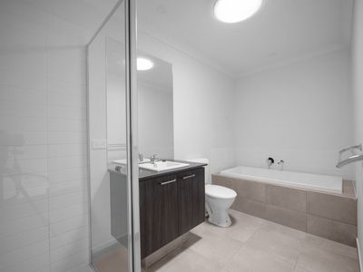 4 Ansons Walk, Werribee