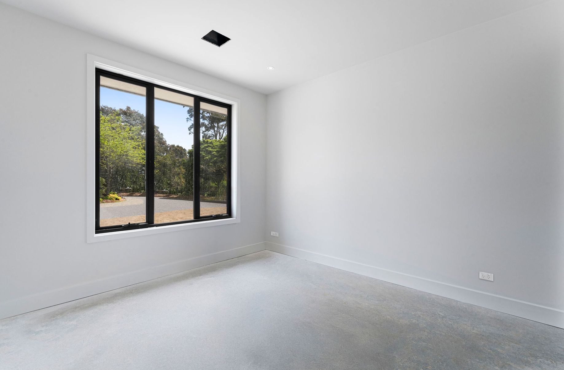 2 / 7-9 Barter Crescent, Forest Hill