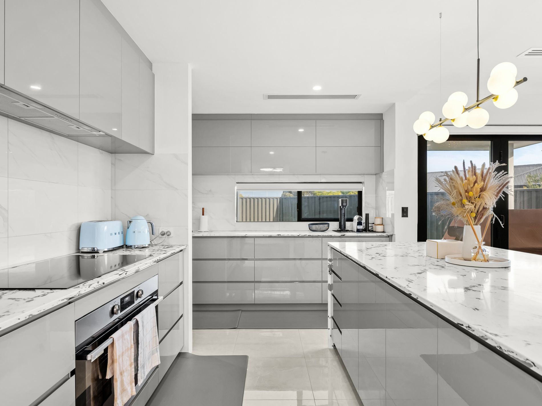 21 Barnevelder Bend, Southern River