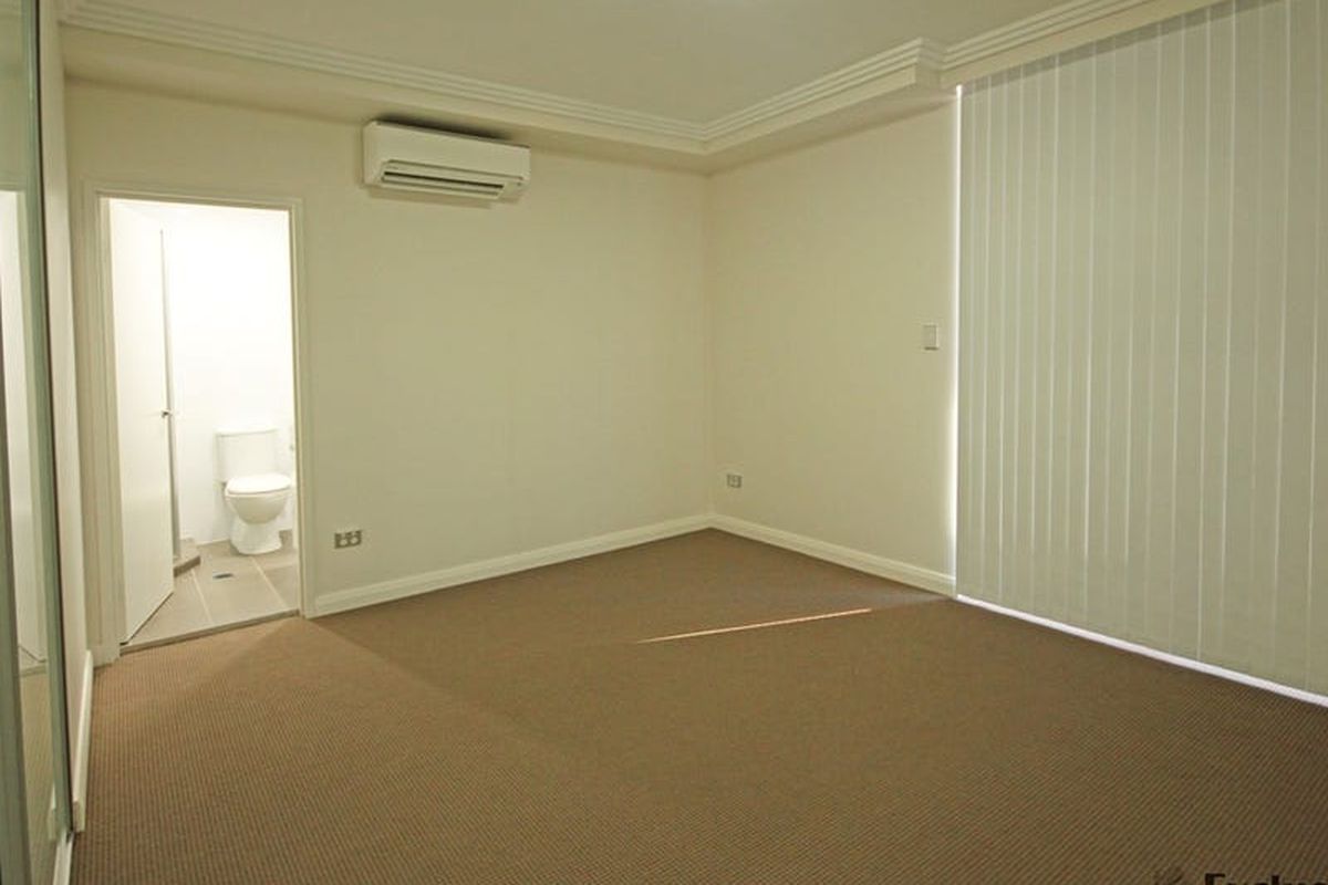 81-86 Courallie Avenue, Homebush West