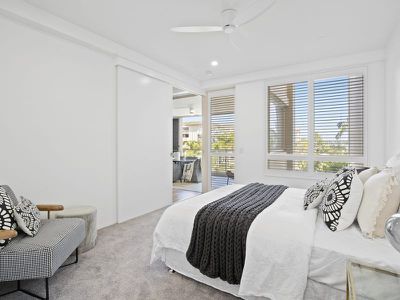 1706 / 1 Rialto Quay Drive, Hope Island