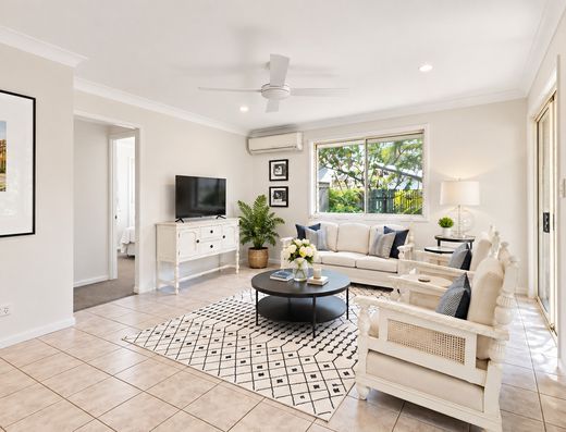 Spacious, Light-Filled Living in a Quiet Old Tewantin Cul-de-Sac image 8
