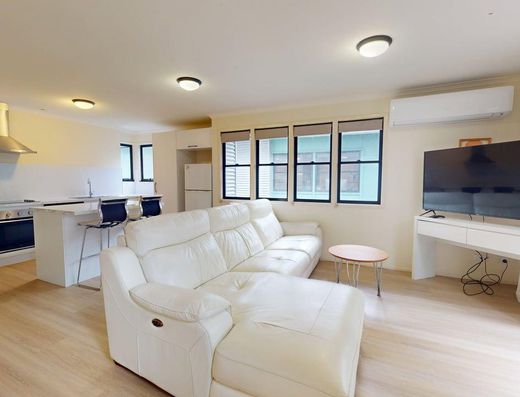 Great Unit in a Perfect Location image 1