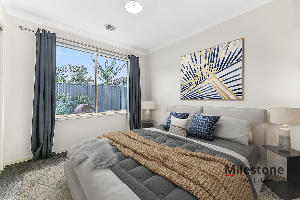 34 Mcallister Drive, Cranbourne East