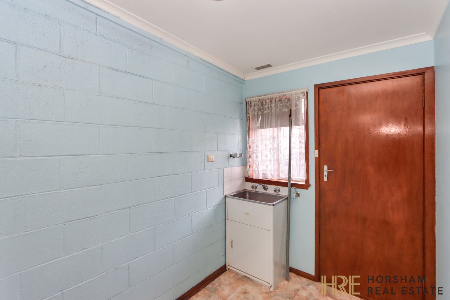 2 / 2 Olympic Street, Horsham