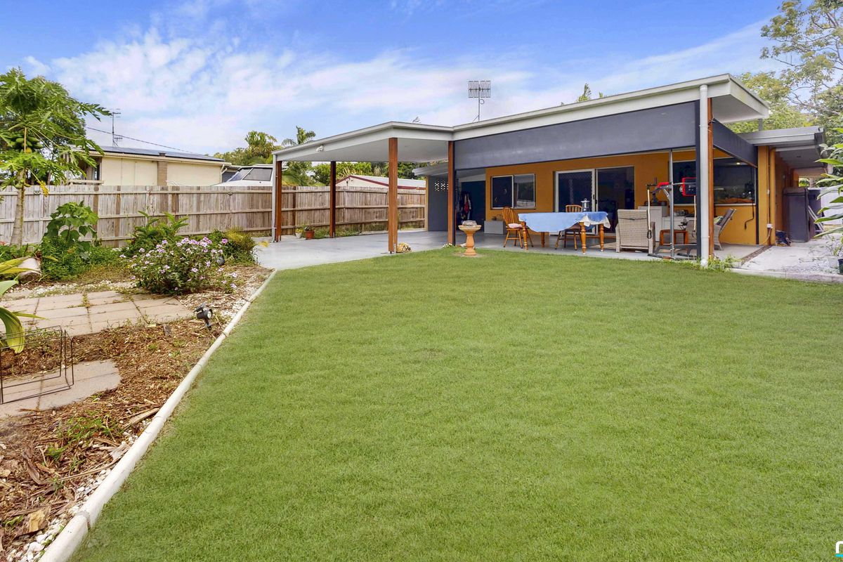 22 Pines Avenue, Cooroibah