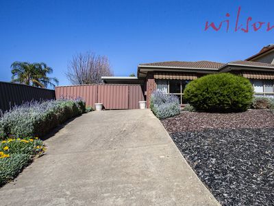 2 Keith Court, Woodcroft