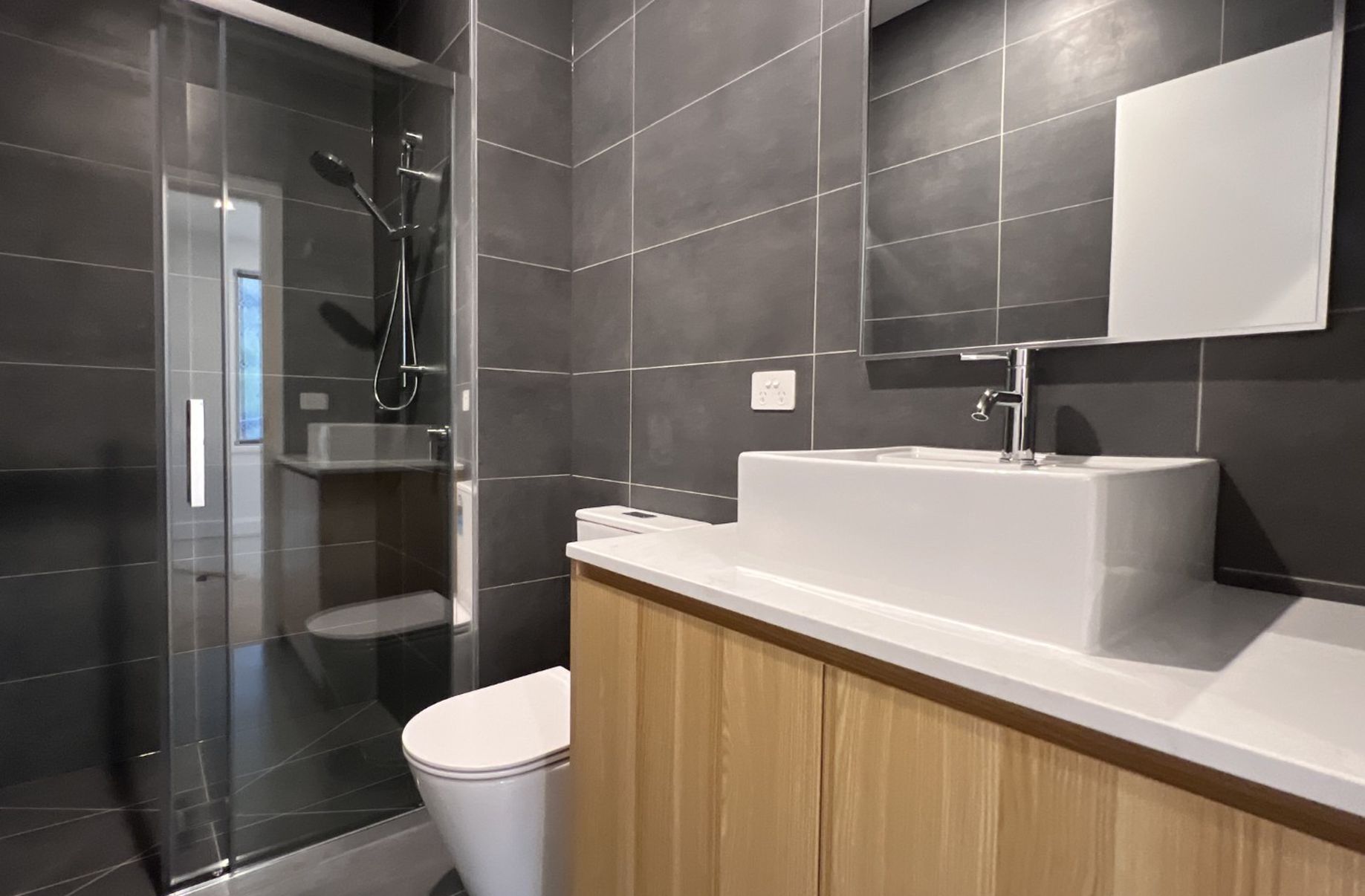 1 / 98 Croydon Road, Croydon