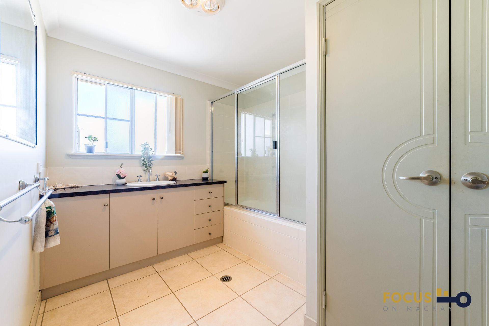 16 Rasmussen Avenue, Hay Point