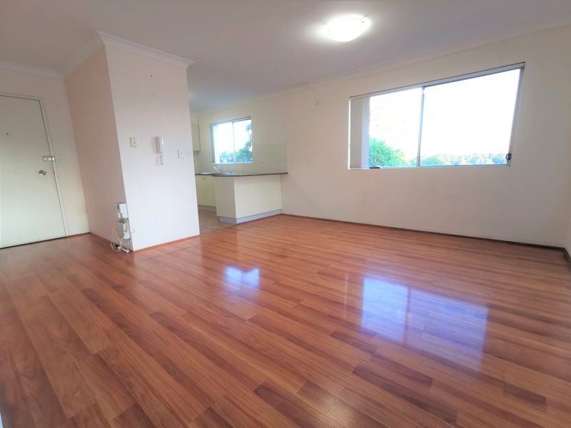7 / 26 Henley Road, Homebush West