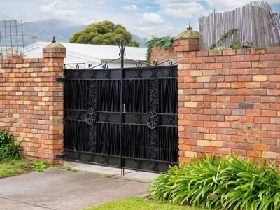 456 HALL AVENUE, Lavington