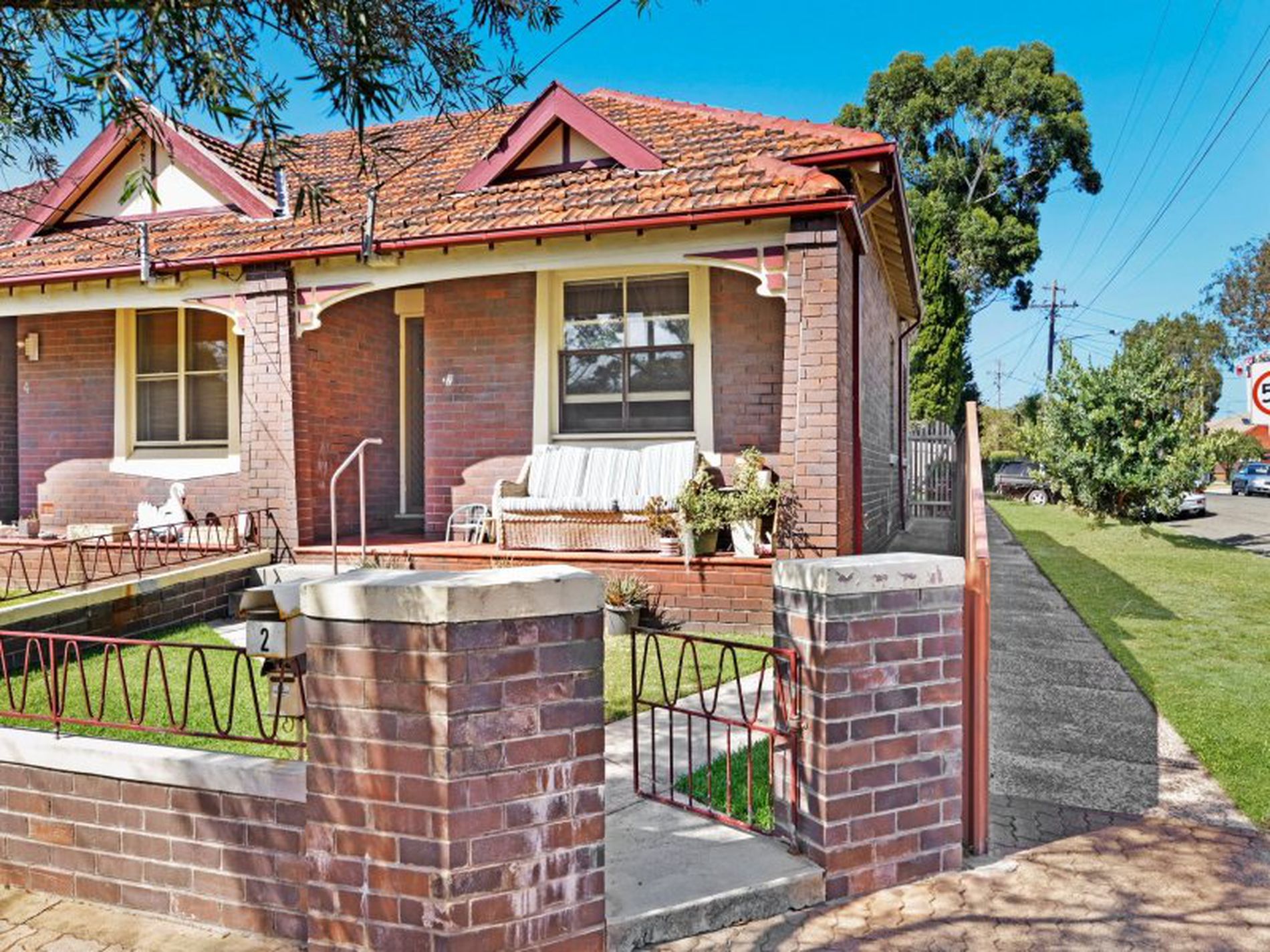 2 Swinbourne Street, Botany