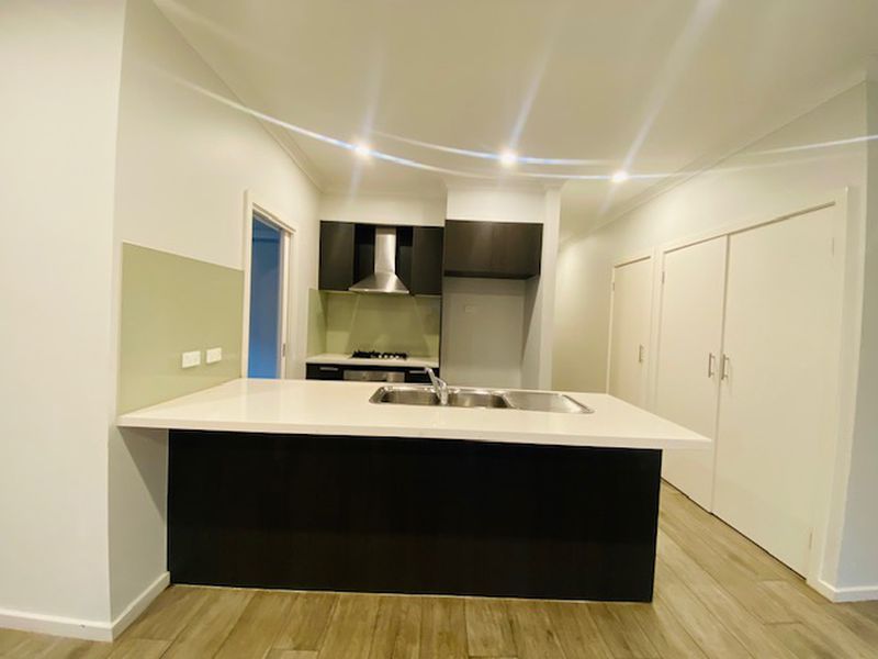 23 Chromite Circuit, Weir Views