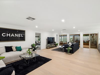 2 Namoi Street, Hammond Park