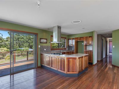 8 Weymouth Road, Lake Tabourie