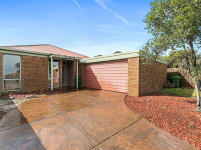 15 Silvereye Crescent, Werribee
