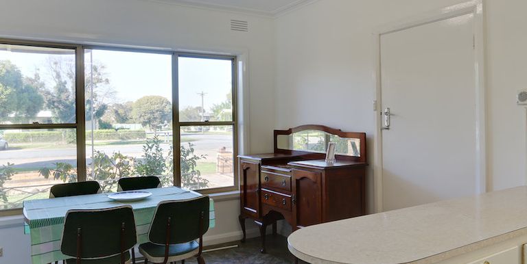 20 Brock, Euroa