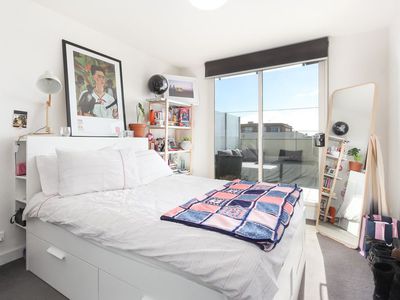 303 / 17 Robbs Parade, Northcote