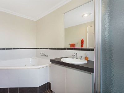 8 Kaiber Avenue, Yanchep