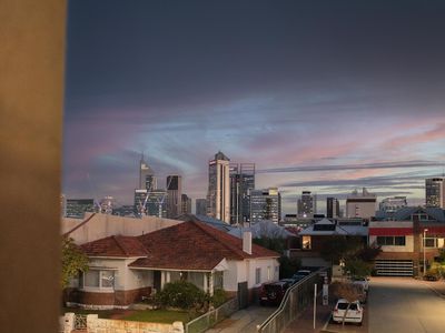 4 / 296 Newcastle Street, Perth