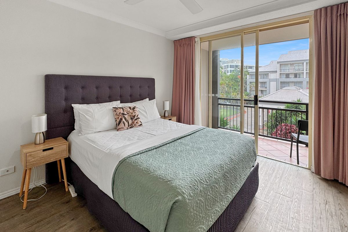 221 / 1 Paradise Island, Surfers Paradise