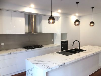 2 / 32 Blackburn Road, Doncaster East