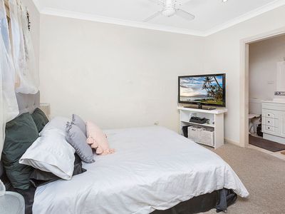 13 Addison Avenue, Lake Illawarra