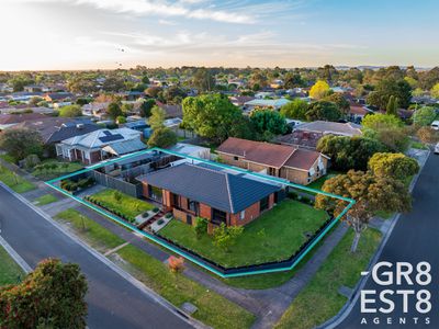 27 Lansell Drive, Cranbourne North