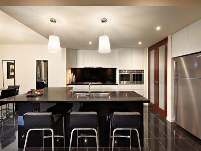 14 VICTORIA CROSS PARADE, Wodonga
