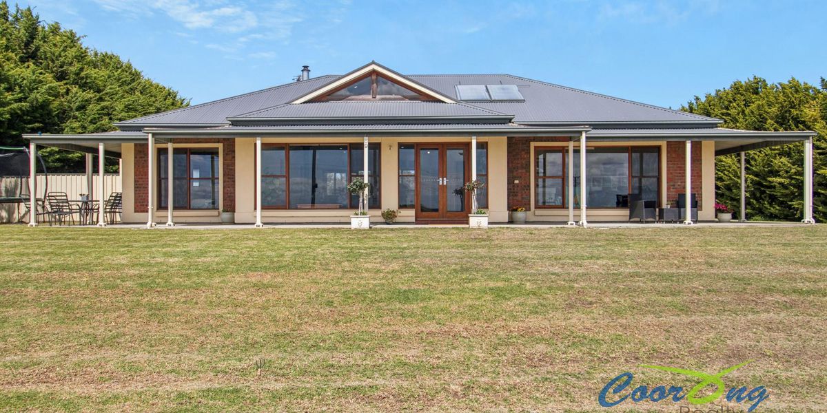 Executive family home with water views and lifestyle block