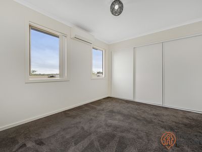 64  / 64 Kings Canyon Street, Harrison