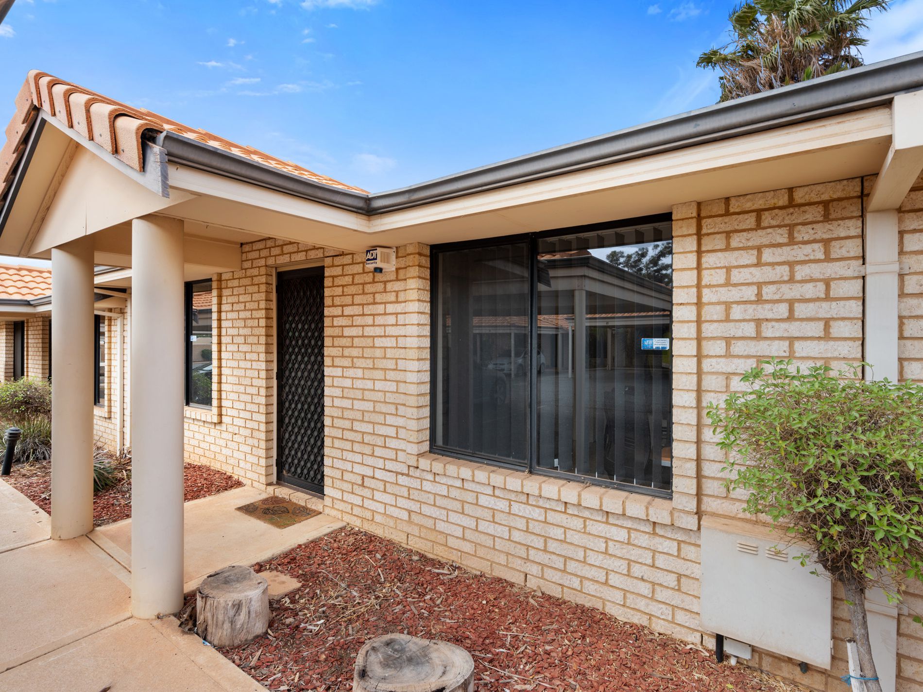 6 / 10 Great Eastern Highway, Somerville