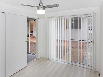 30 Hadley Street, Forster
