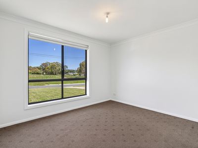 2 / 2 Holborow Street, Crookwell
