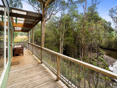 733 Denison Road, Lonnavale