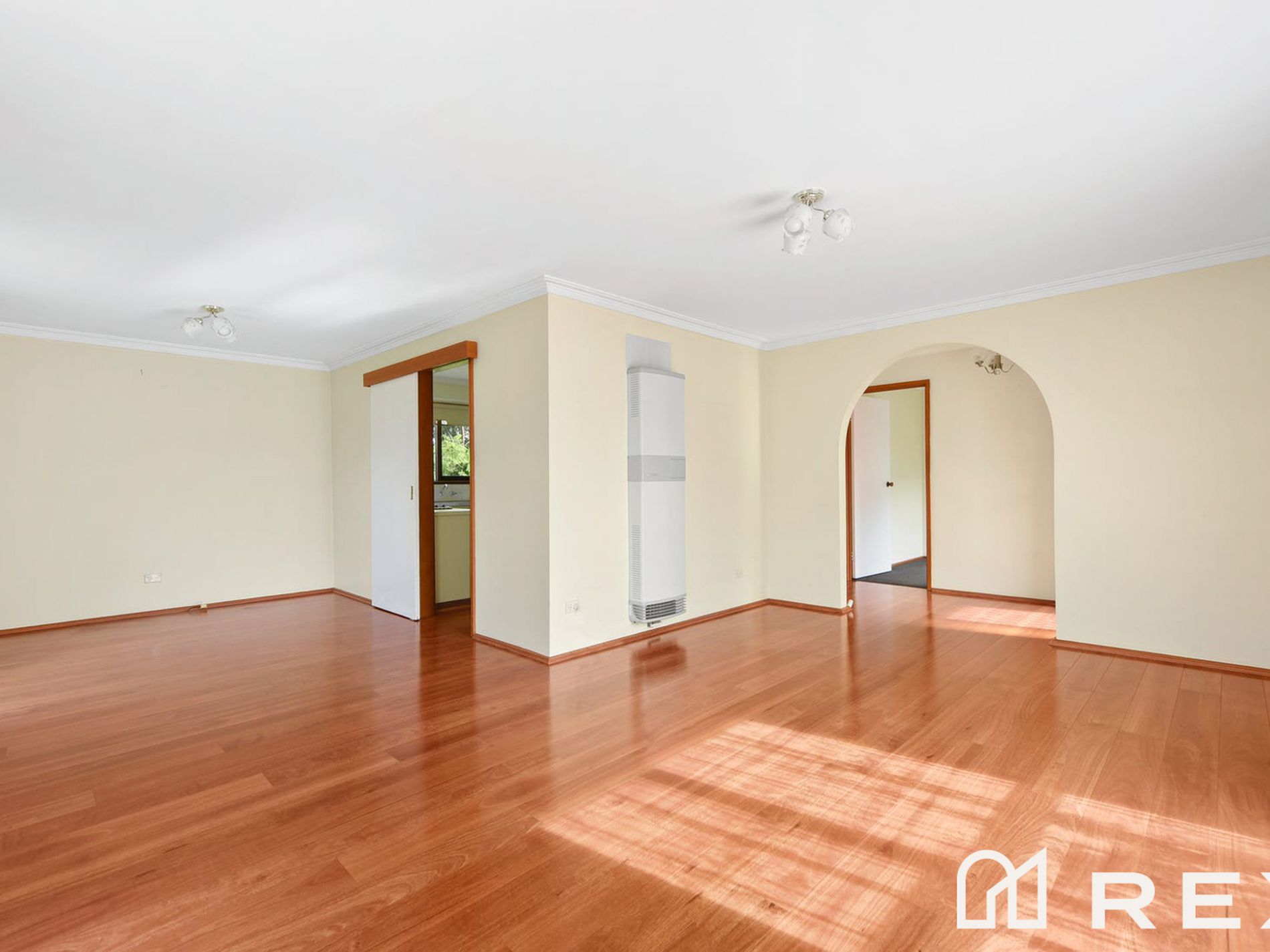 8 Lynne Court, Hallam