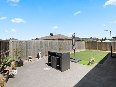 3 Razorbill Terrace, Werribee
