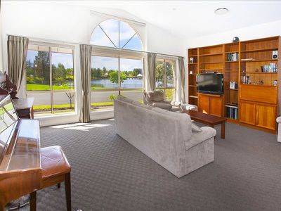 106 Stanthorpe Drive, Kanahooka