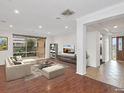 8 Colwyn Drive, Narre Warren South