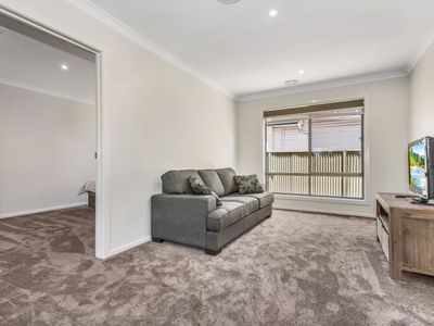 2 Longmore Street, Kangaroo Flat