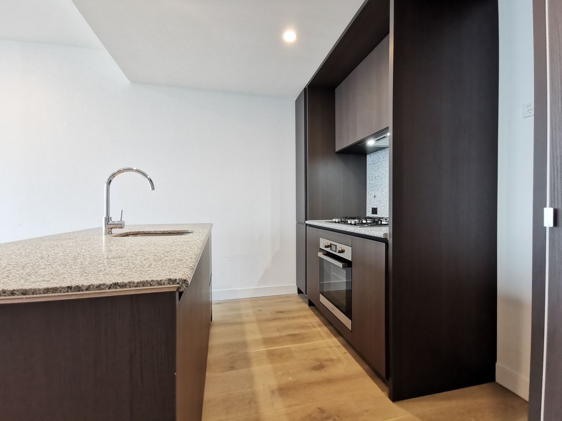 5211 / 160 Victoria Street, Carlton