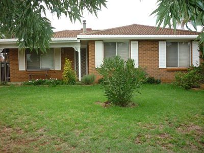 11 Bonner Crescent, Dubbo