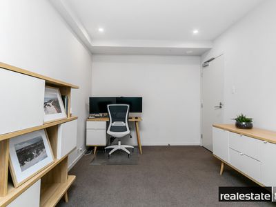 32 / 172 Railway Parade, West Leederville