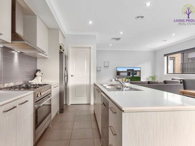 11 Hillcrest Parade, Tarneit