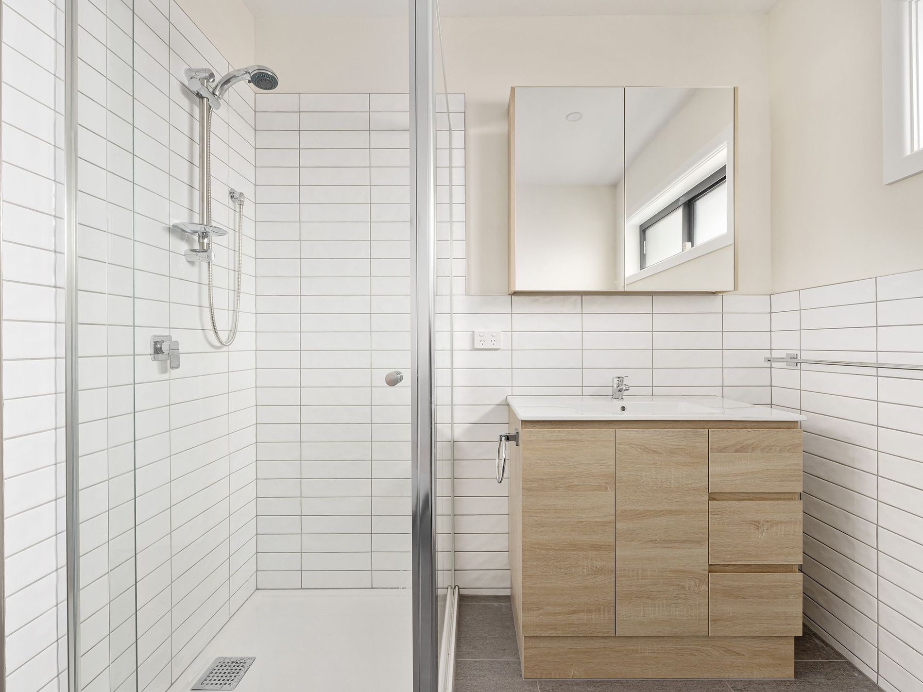 2/4 Donne Street, Coburg