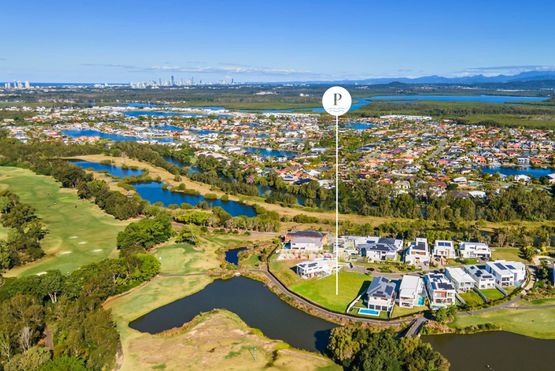 9207 Peter Senior Drive, Hope Island