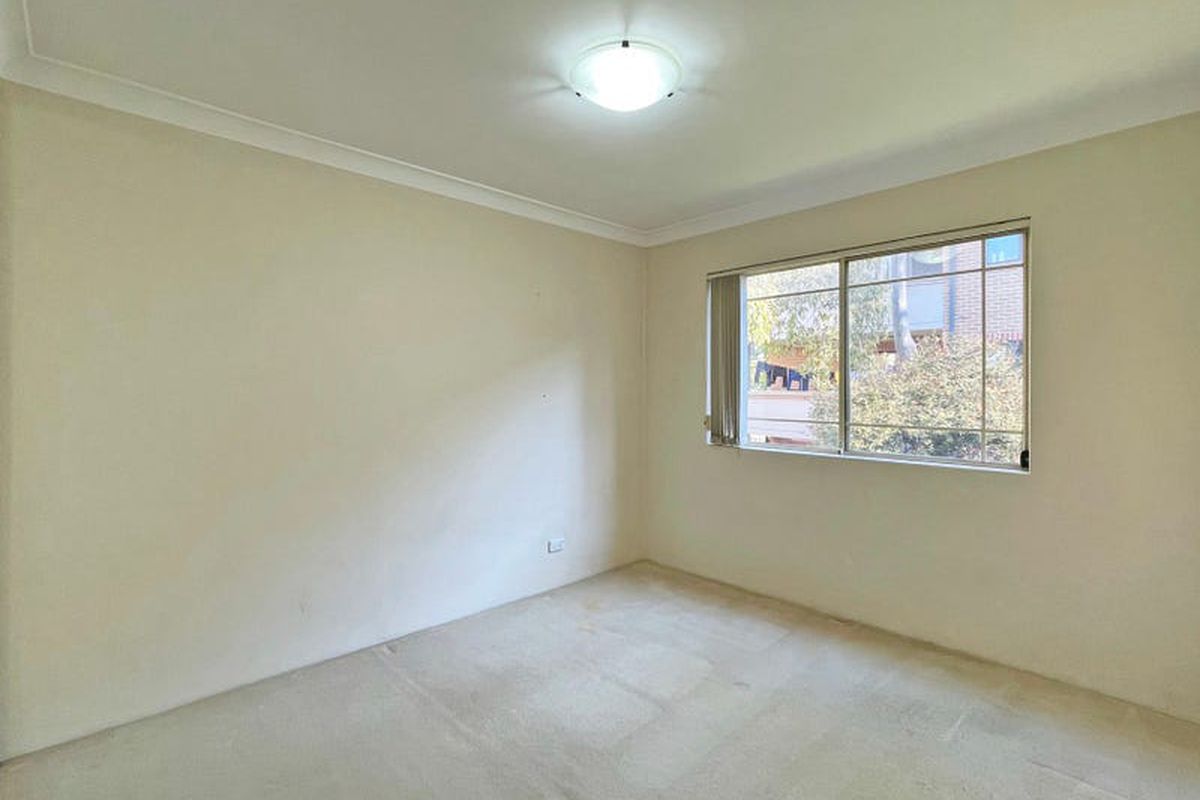 13 / 8-12 Hornsey Road, Homebush West